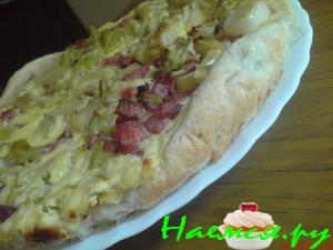 Яблочно-луковый киш с ветчиной