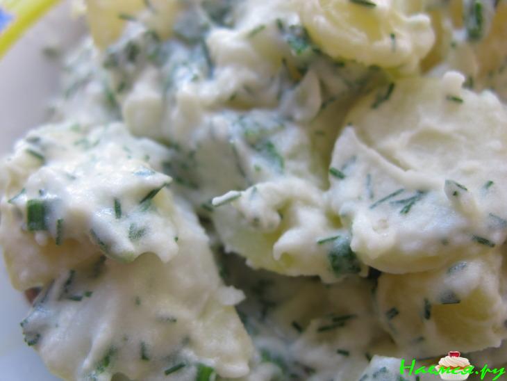 Молодой картофель с зеленью (два варианта)