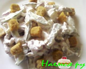 Салат мясной с кириешками