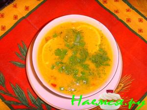 Горячий карибский суп с курицей и кокосовым молоком