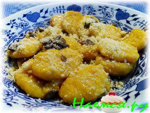 Тыквенные ньокки с семечками и пармезаном