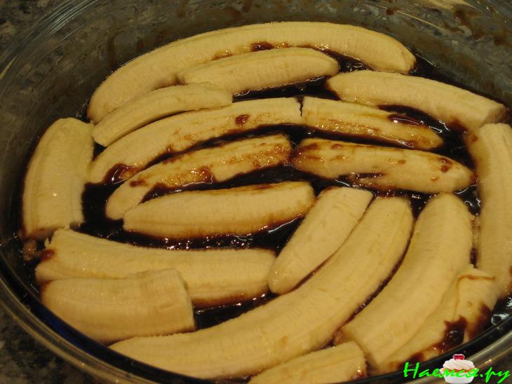 Пирог-перевертыш с бананами в карамели