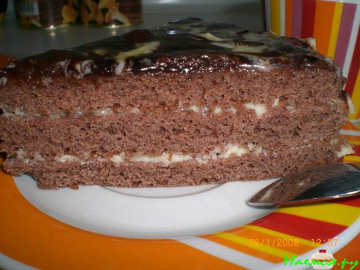 Торт 'Прага' со сливочным кремом в шоколадной глазури