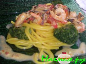 Солнечные спагетти с морепродуктами