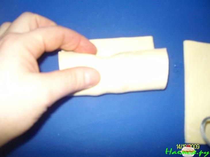 Черешни в слоённом тесте