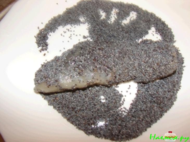 Белая рыба в маковой панировке Белая рыба в маковой панировке