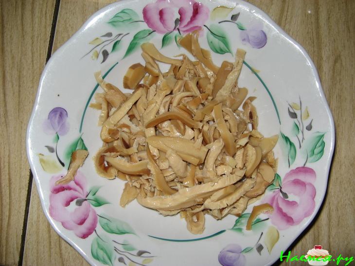 Жаркое в сметане в горшочках