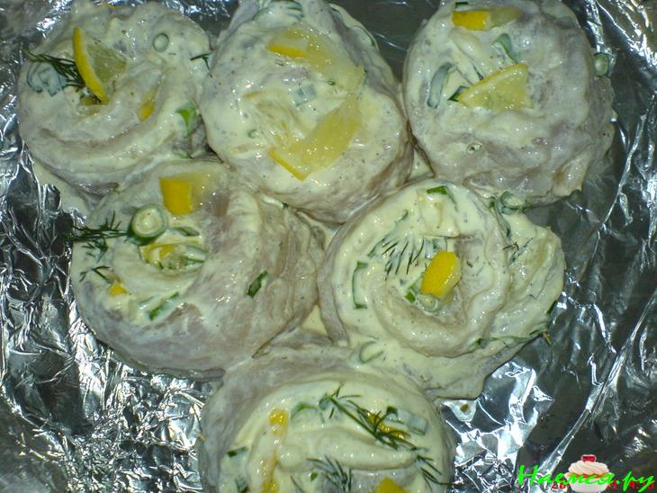Рыбные рулетики с сыром