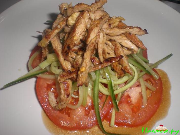 Салат со свининой и абрикосовым джемом