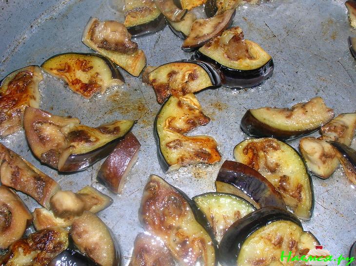 Закусочный кекс с баклажанами и помидорами