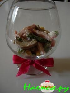 Салат «Аристократ» с ветчиной и зеленой фасолью