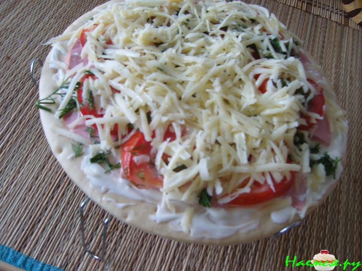 Пицца домашняя с докторской колбасой