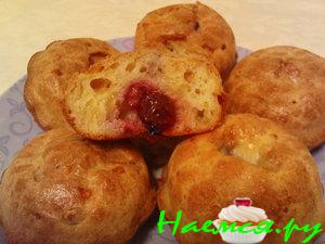Сырные маффины с вишней и коньяком
