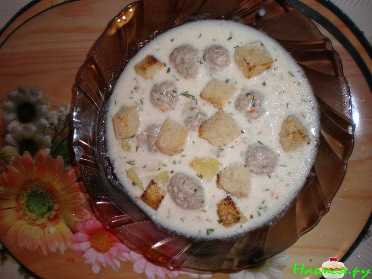 Сырный супчик с фрикадельками и сухариками