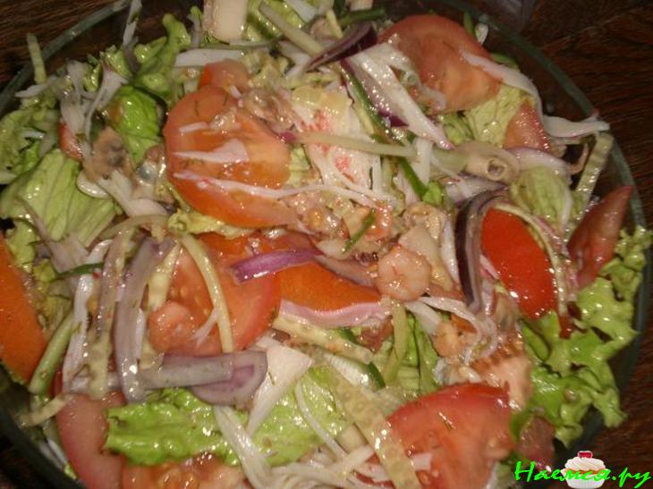 Салат с морепродуктами