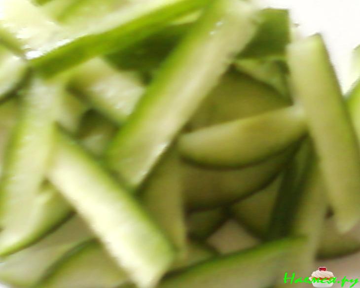 Салат мясной с кириешками