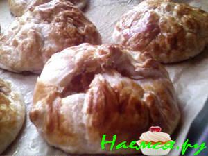 Колбаска в слоеном тесте