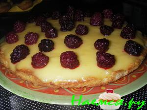 Пирог с ежевикой и лимонным кремом