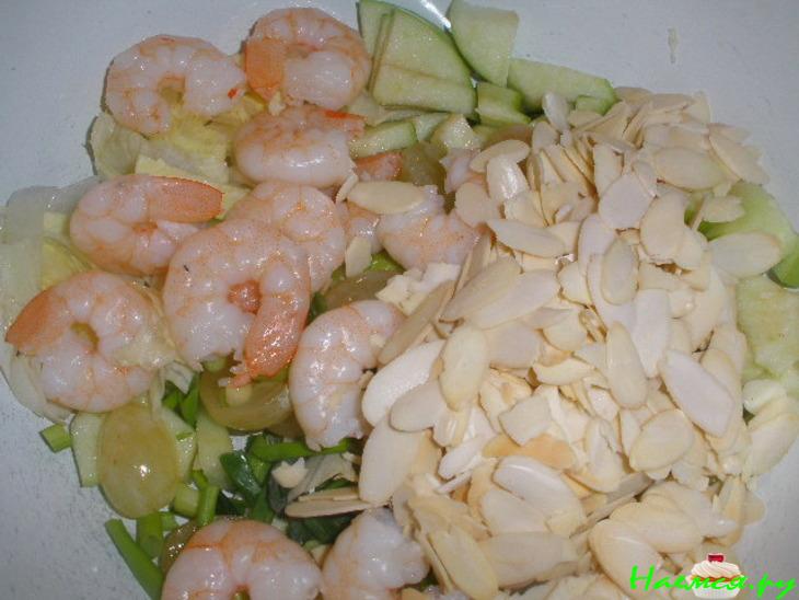 Салат Вальдорф с креветками