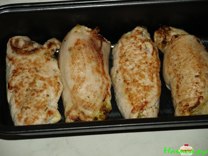 Куриные рулетики пряные под соусом