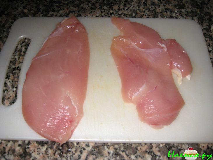 Куриные кусочки в чиле-соевом соусе с баклажаном