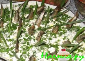 Салат "Рыбка" со шпротами и колбасным сыром