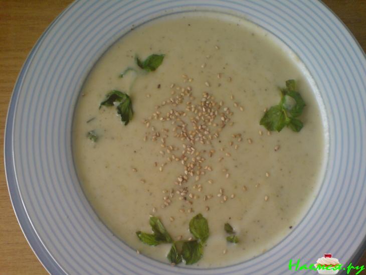 Холодный суп из цуккини и яблок