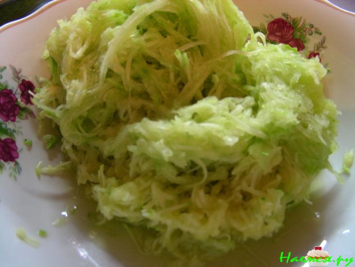 Кабачковый пирог с фисташками