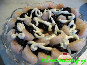 Креветки в черносливе