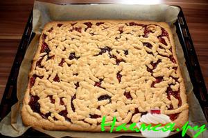 Пирог с вареньем и ванилью Пирог с вареньем и ванилью