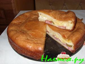 Пирог "Гость на пороге" с копчеными сосисками