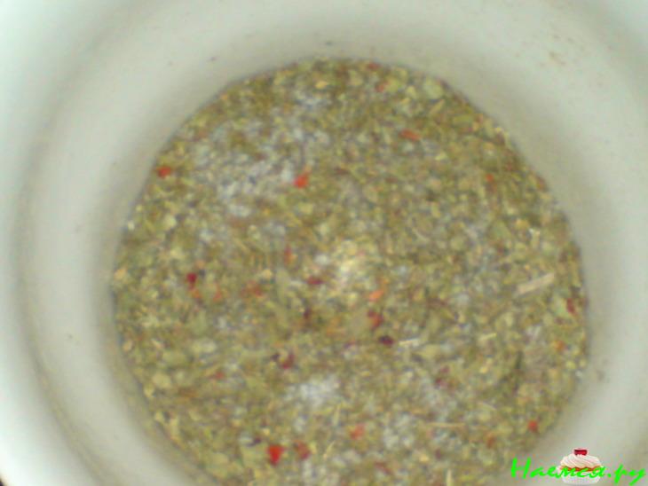 Мясо, запеченное под сметанно-горчичным кремом и нашпигованое черносливом Мясо, запеченное под сметанно-горчичным кремом и нашпигованое черносливом