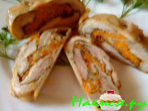 Рулет куриный с морковкой пряный