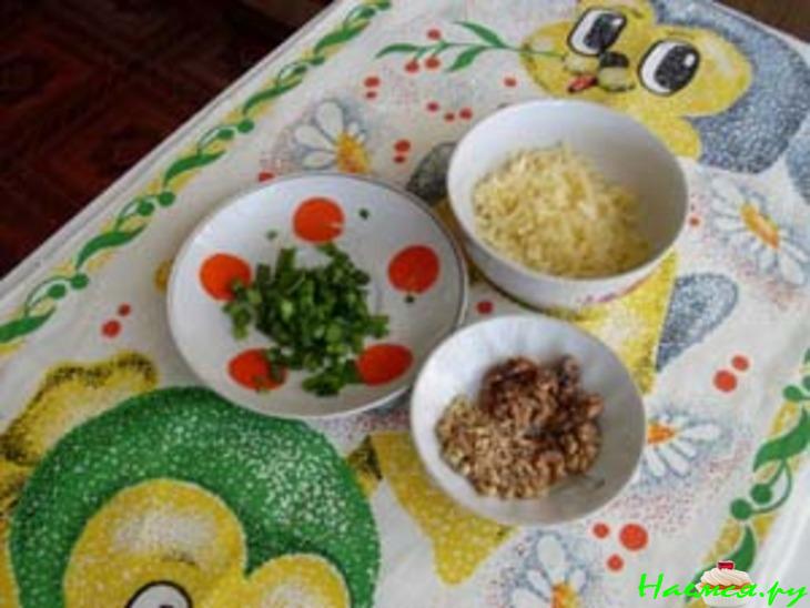 Рулетики из салата с овощами