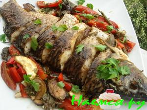 Запеченная рыба с овощами