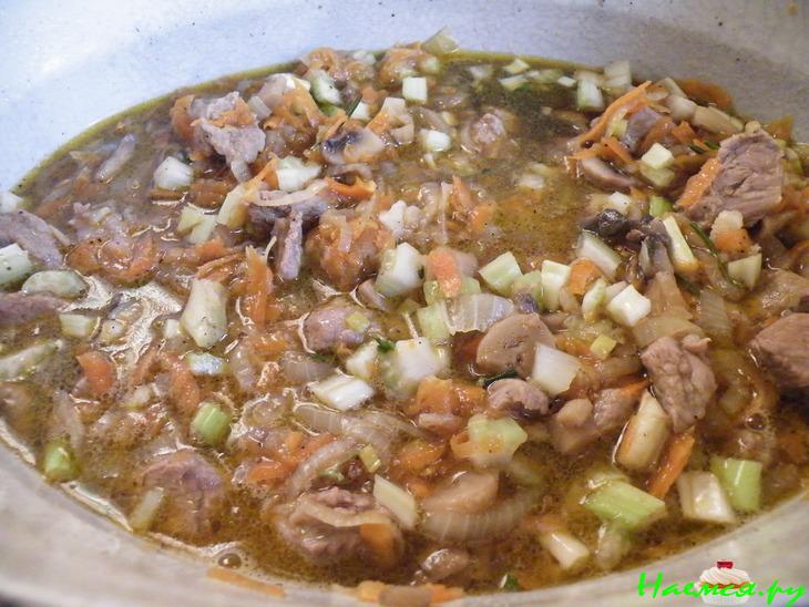 Мясной слоеный пирог