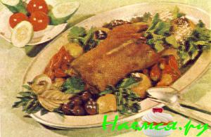 Гусь или утка, жаренные с яблоками