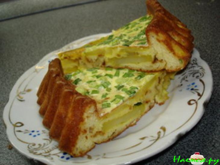 Пирог заливной картофельный с зеленым луком и омлетом