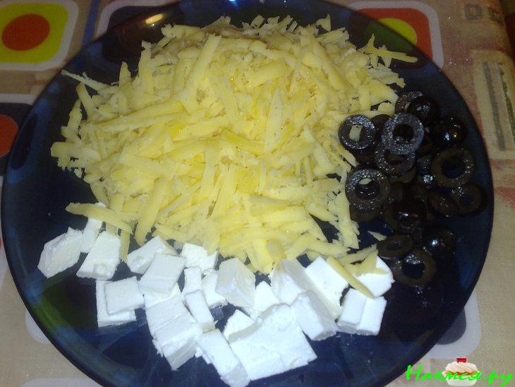 Пицца сырная на тонком тесте