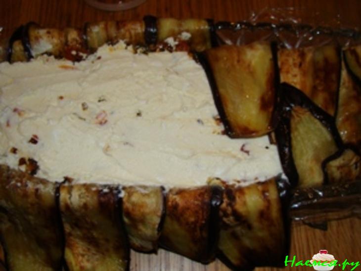 Баклажанный рулет с сырным паштетом