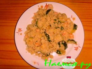 Кус-кус с кабачками и креветками