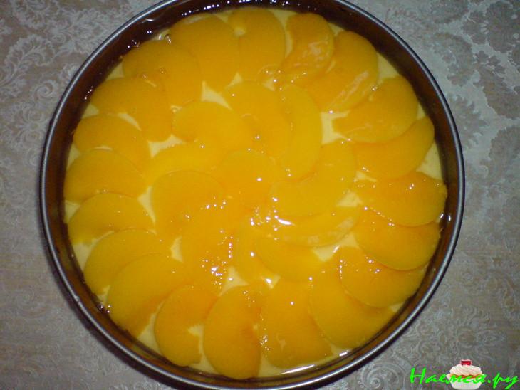 Персиковый бисквитный торт