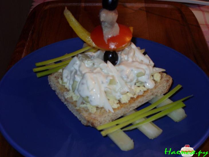 Закусочный тост 'Сельдь под 'белой шубкой'