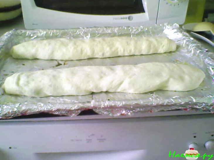 Пирог из дрожжевого теста со шпинатом