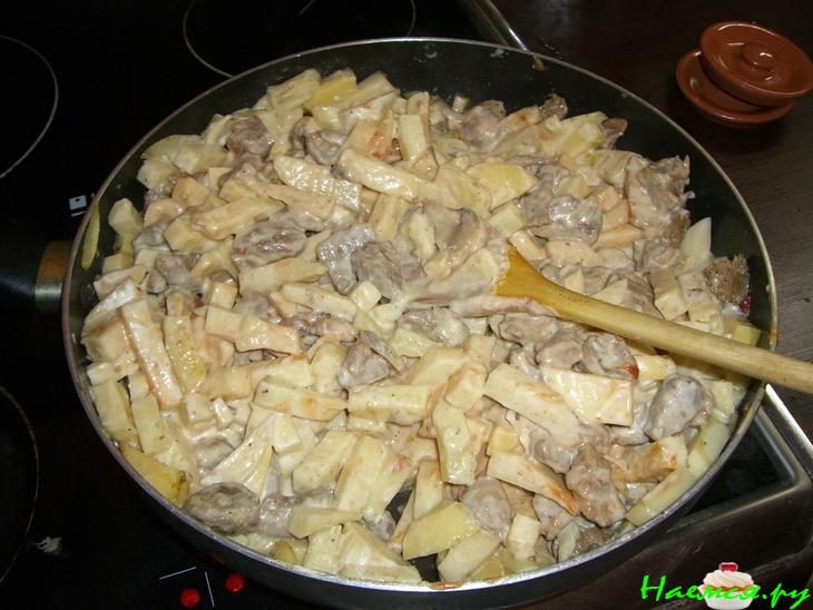 Индейка с грибами в горшочке