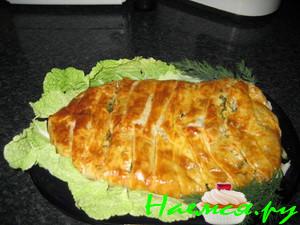 Рыбный пирог из слоеного теста с горбушей