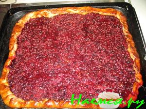 Брусничный пирог