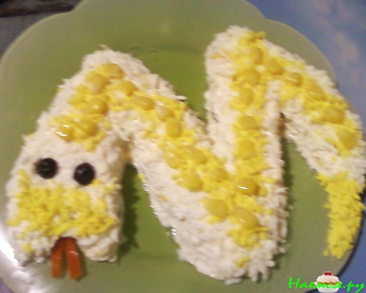 Салат "Экзотика" с грибами и крабовыми палочками