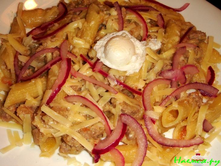 Пенне с мясным соусом и яйцом "Пашот" Пенне с мясным соусом и яйцом "Пашот"