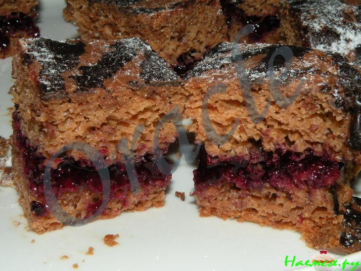 Бисквитные пирожные с джемом из черной смородины!